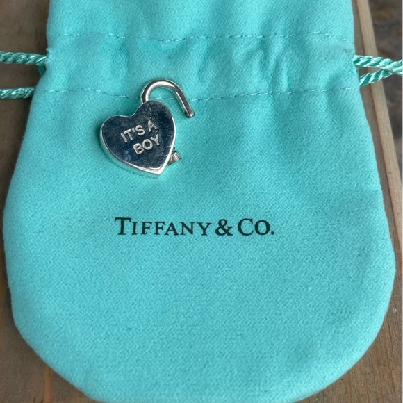 Tiffany & Co “It’s a Boy” Operating Heart Locket - Picture 4 of 4